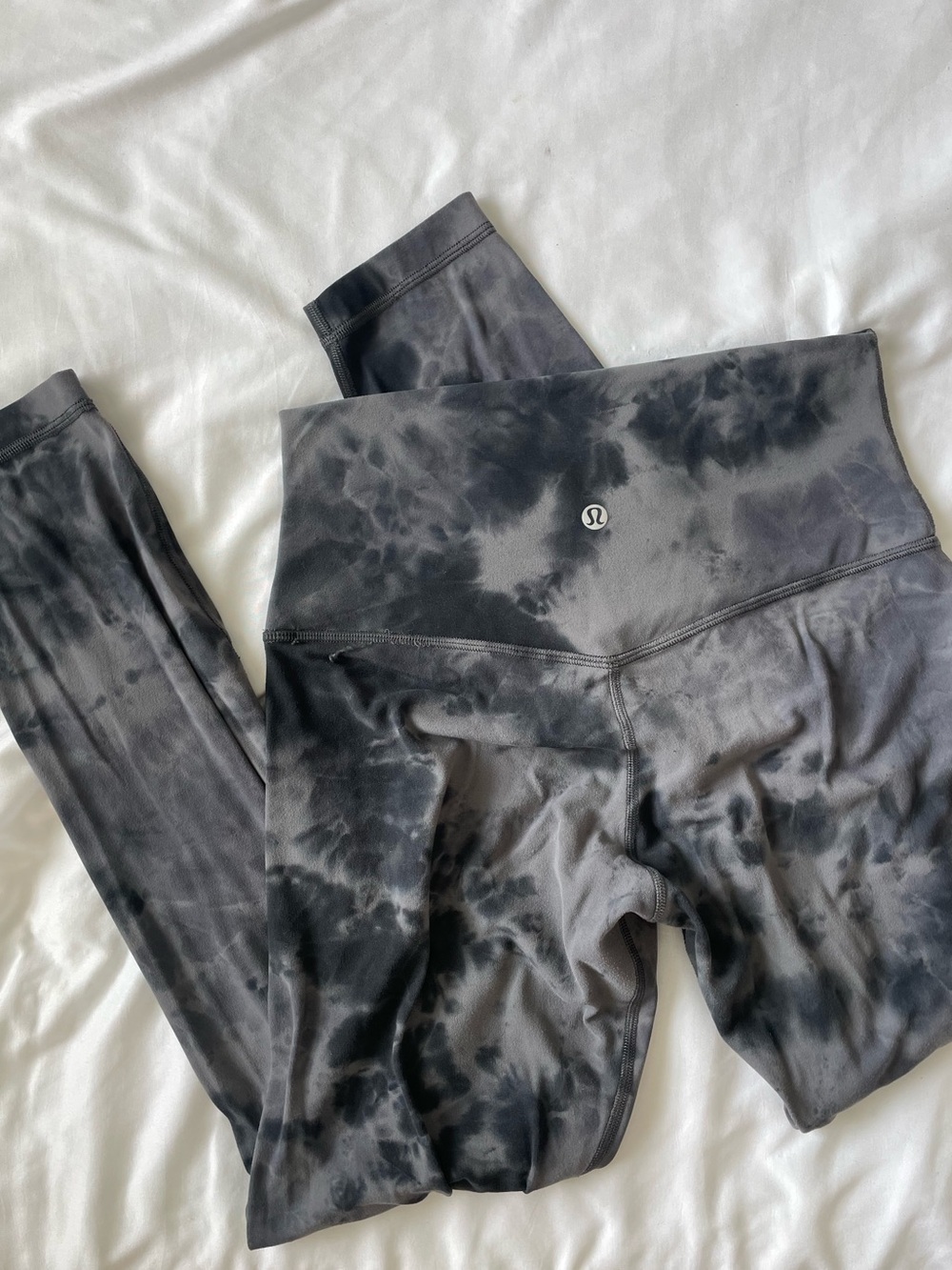 Lululemon Black Gray Tie Dye Leggings High Rise Size 6 Yoga Athleisure Workout
